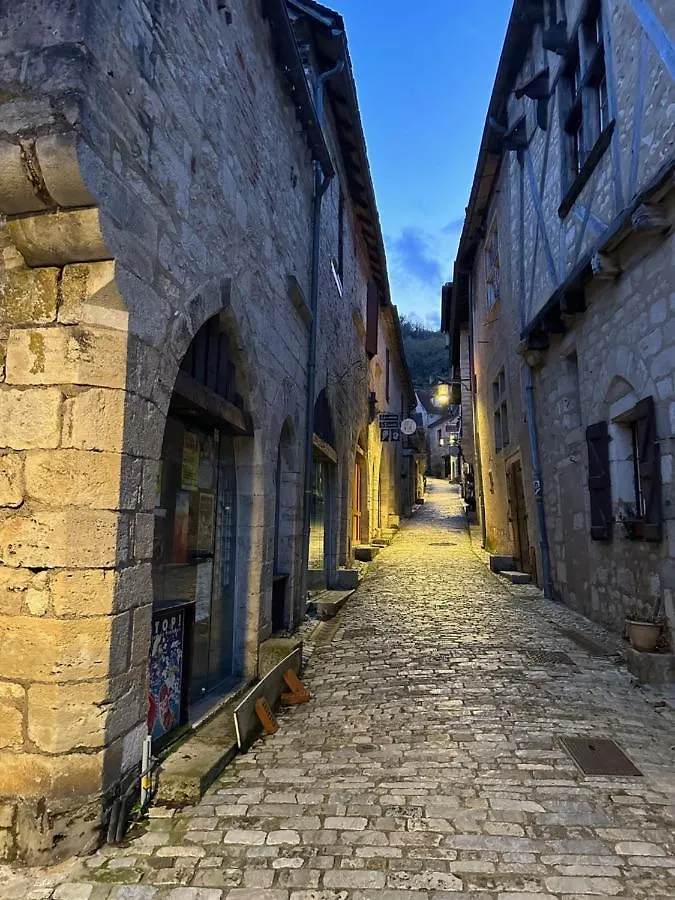 Les Hauts De Saulies - Chambre Et Table D'Hotes De Charme Vers  Bed and Breakfast