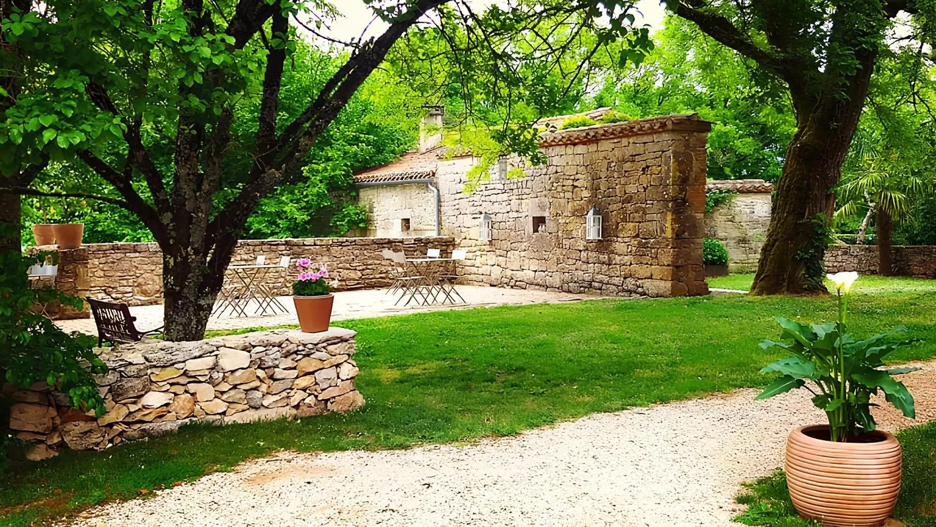 Les Hauts De Saulies - Chambre Et Table D'Hotes De Charme Vers  Vers (Lot)