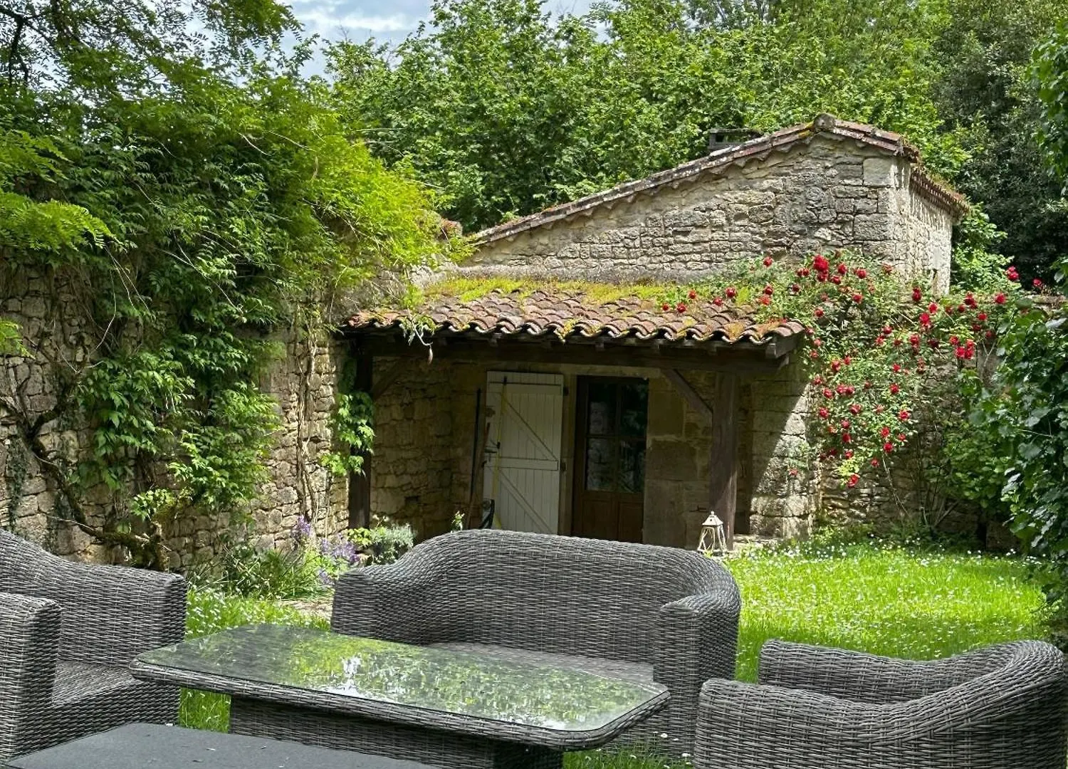 Les Hauts De Saulies - Chambre Et Table D'Hotes De Charme Vers