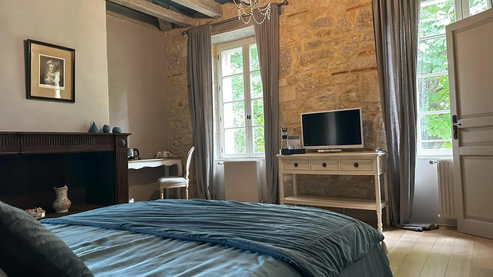 Les Hauts De Saulies - Chambre Et Table D'Hotes De Charme Vers  Bed and Breakfast Vers (Lot)