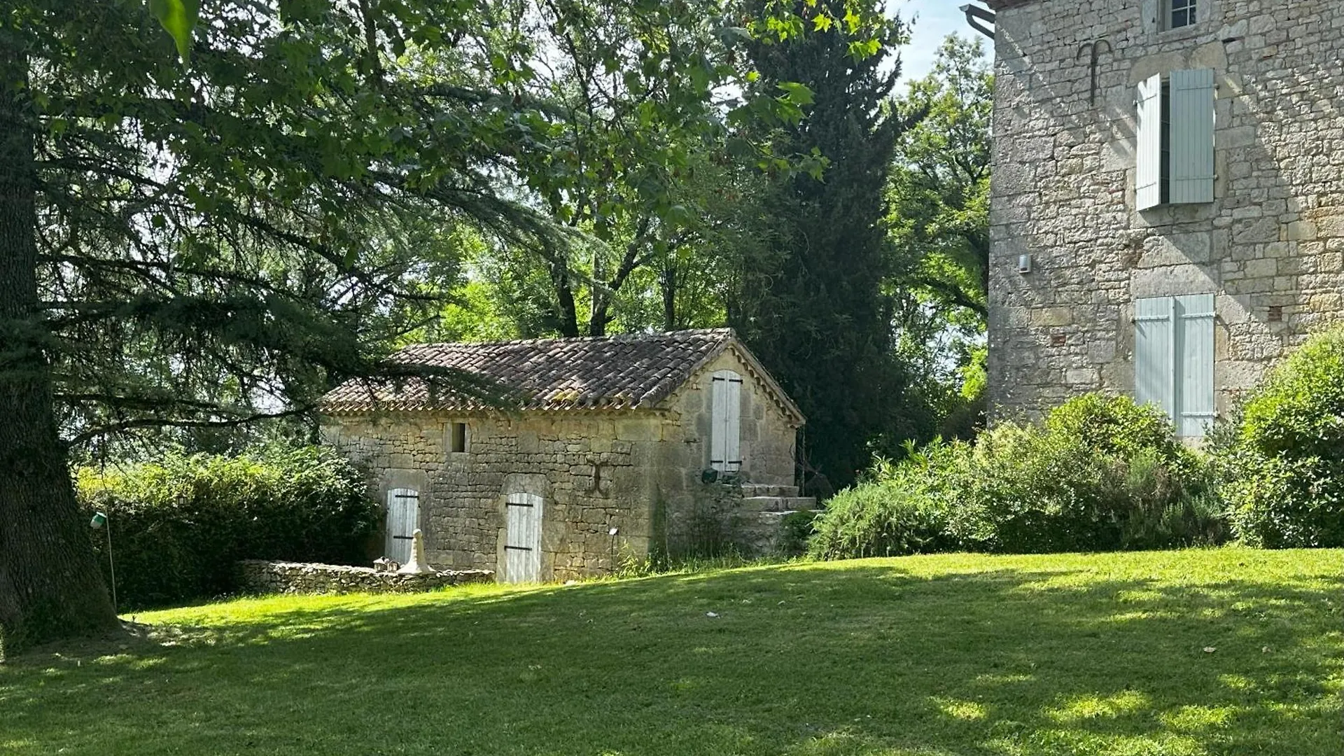 Bed and Breakfast Les Hauts De Saulies - Chambre Et Table D'Hotes De Charme Vers  Γαλλία